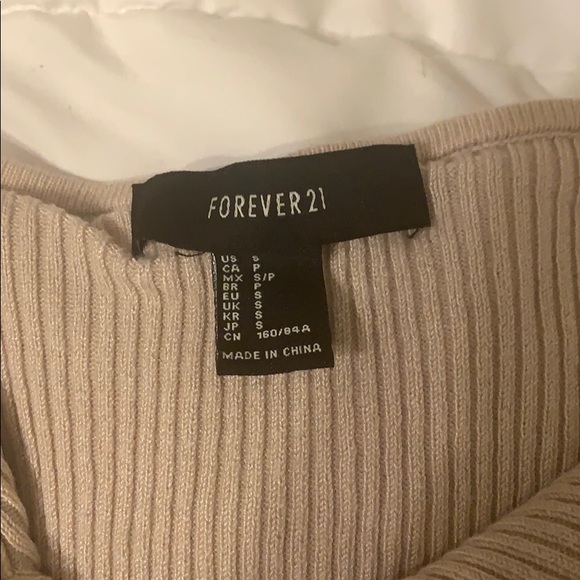 Crop top - Picture 2 of 2